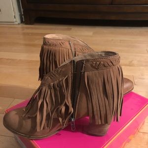 Seychelles World Tour Whiskey fringe booties. Used